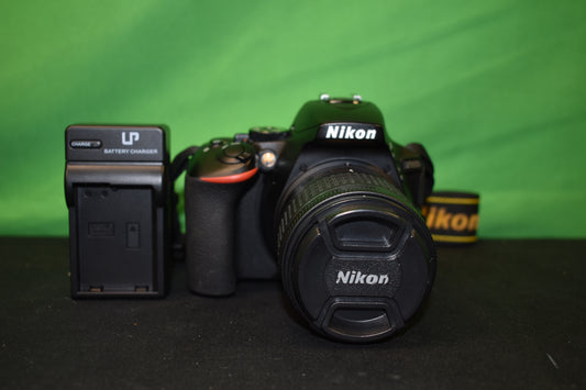 Nikon D5600 DSLR