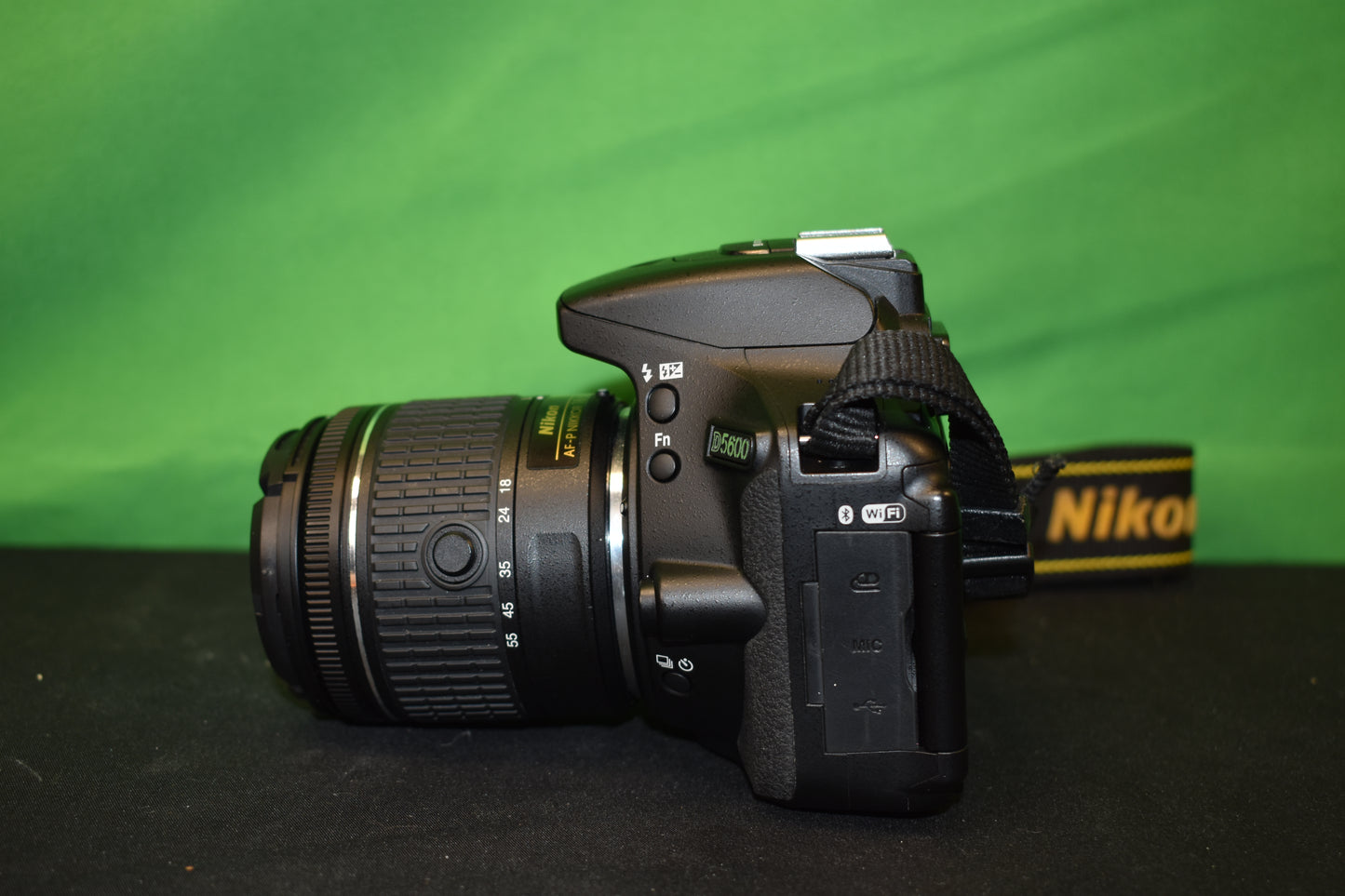 Nikon D5600 DSLR
